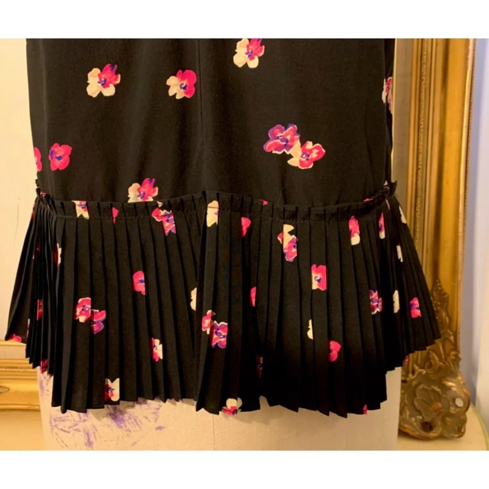 Rebecca Taylor | Mia Pleat Top Sleeveless V-Neck Silk/Spandex Floral - Picture 3 of 12